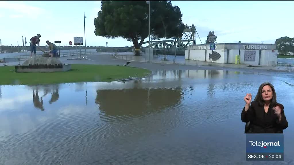 Alcácer do Sal. Caudal desceu mas ainda há duas aldeias isoladas