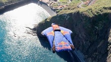 Imagem de Paraquedistas exploram a Madeira (vídeo)