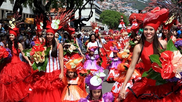 Cortejo da Festa da Flor dá colorido ao Funchal