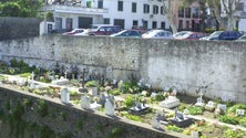 Imagem de Cemitérios do Porto da Cruz estão desativados