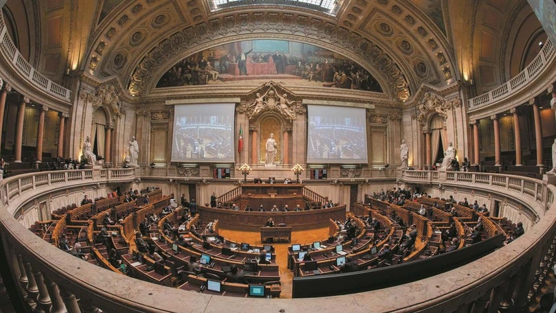 Novos deputados tomam posse em fevereiro