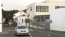 Imagem de Pais apanhados desprevenidos com o adiamento das aulas (Vídeo)