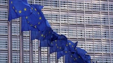 Imagem de Comissão Europeia quer 70 por cento dos adultos vacinados até ao verão (vídeo)