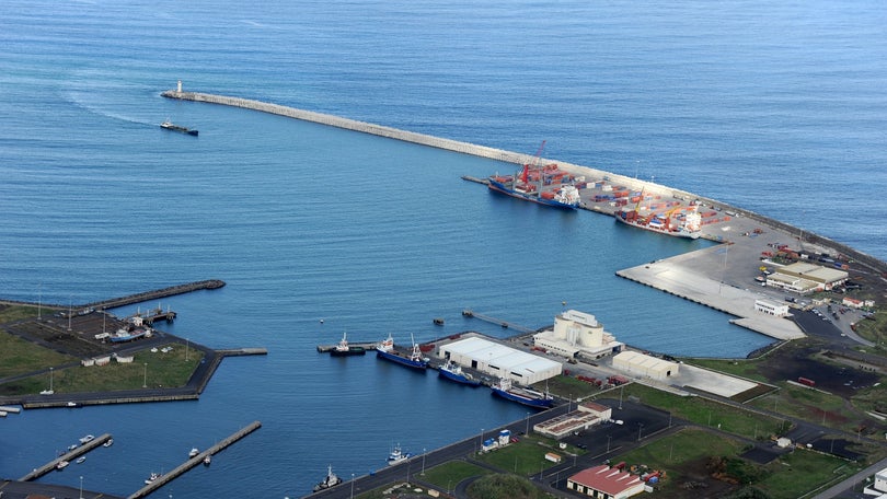 Terceira pede esclarecimentos sobre taxas do porto da Praia
