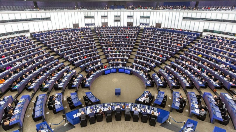Imagem de Vacinar 70% da população até ao verão