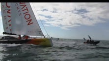 Imagem de Veleiro em fibra vulcânica escala o Faial (Vídeo)