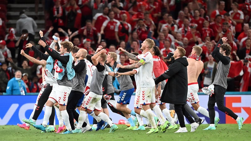Dinamarca qualifica-se e reboca Suíça