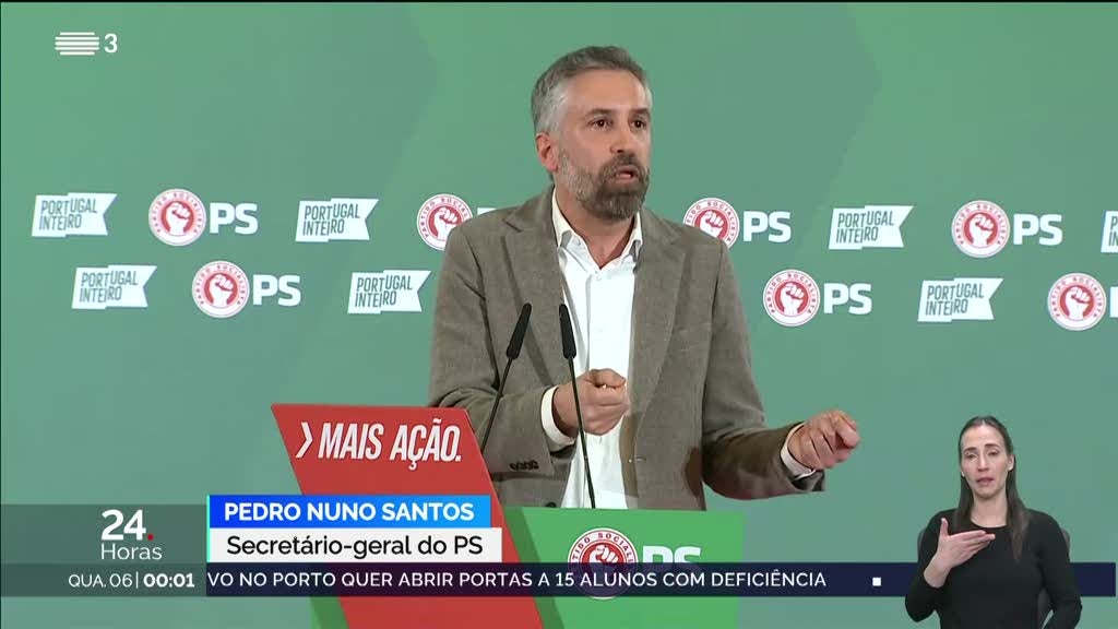 Discurso de Pedro Nuno Santos interrompido por três vezes