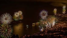 Milhares de pessoas assistiram ao fogo de artifício no Funchal (vídeo)