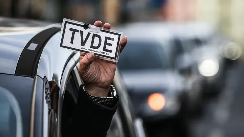 Imagem de Provedora de Justiça requereu a fiscalização de normas que limitam a atividade de TVDE na Região