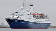 Imagem de Turista que se atirou ao mar está internada no serviço de psiquiatria