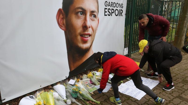 Destroços em praia francesa devem pertencer ao avião de Emiliano Sala