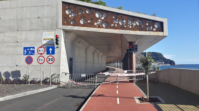 Marginal da Ribeira Brava reabre no fim de semana