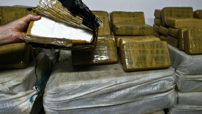 Apreendida uma tonelada de cocaína em embarcação de pesca no Atlântico