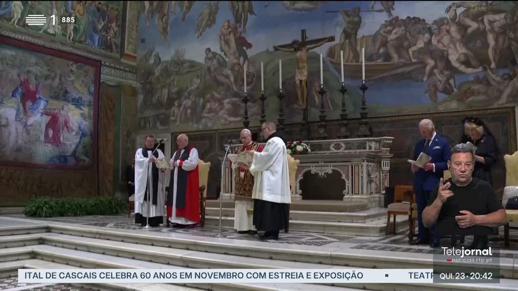Momento histórico no Vaticano. Carlos III e Leão XIV rezaram juntos