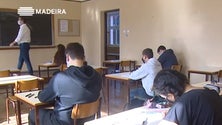 Imagem de Covid-19: Governo da Madeira alerta para risco elevado na abertura das escolas