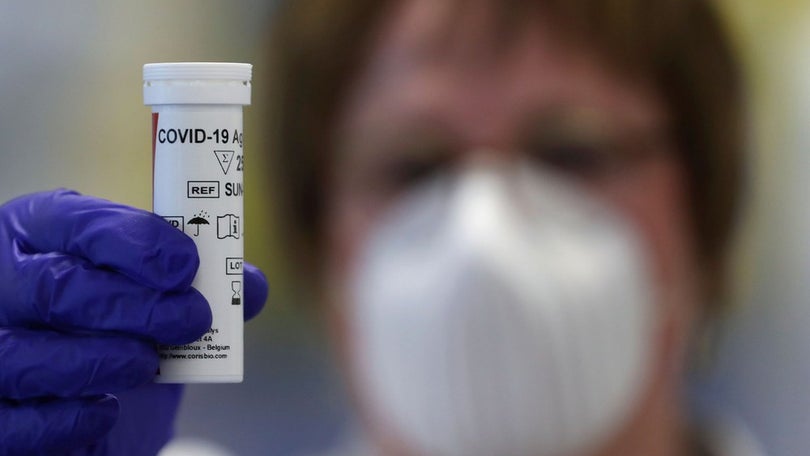 Imagem de Covid-19: Vírus já matou quase 330 mil pessoas e infetou mais de cinco milhões no mundo