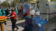 Imagem de Covid-19: Prémio aos profissionais de saúde pode deixar de fora maioria dos médicos