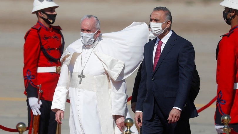 Imagem de Papa agradece no primeiro dia no Iraque