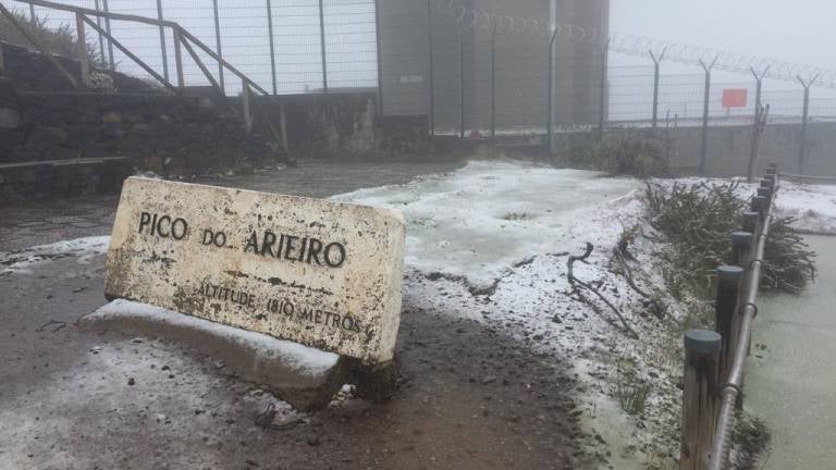 Nevou ontem no Pico do Areeiro