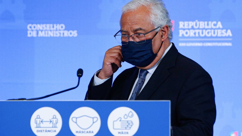 Imagem de Governo alarga «lay-off» simplificado