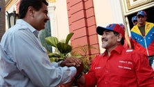 Imagem de Maradona envia mensagem de apoio a Maduro e oferece-se como soldado