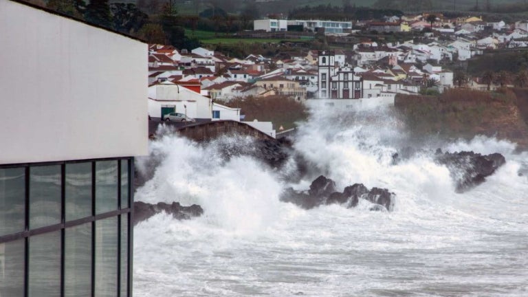 Aviso amarelo para os Açores devido a chuva e vento