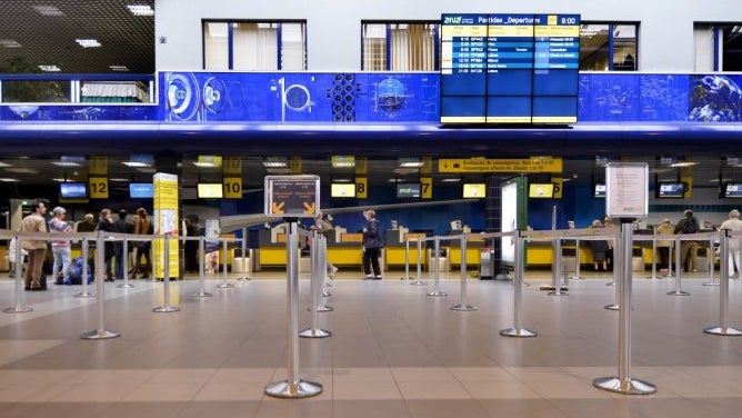 Imagem de Governo vai agilizar o regresso a casa dos turistas em quarentena na Região