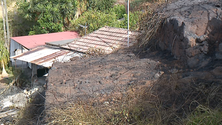 Imagem de Incêndio numa casa provoca dois feridos (vídeo)