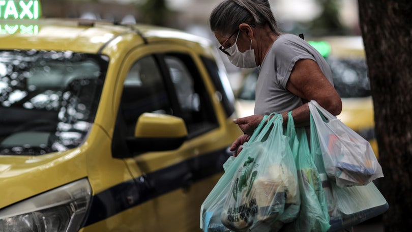 Imagem de Covid-19: Táxis e veículos de plataformas eletrónicas com regras no transporte