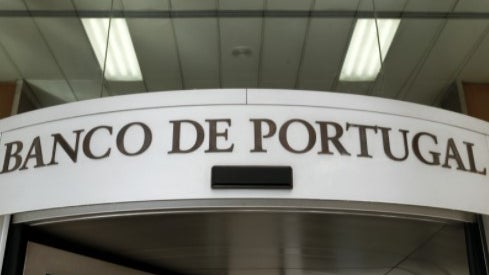 Imagem de Crédito a particulares a acelerar e depósitos a abrandar