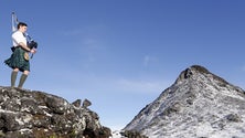 Imagem de Gaiteiros tocam no alto da Montanha do Pico (Vídeo)