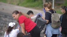 Jovens mais sensibilizados com a poluição marinha (vídeo)