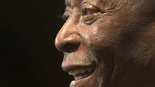 Imagem de Pelé a recuperar bem da operação