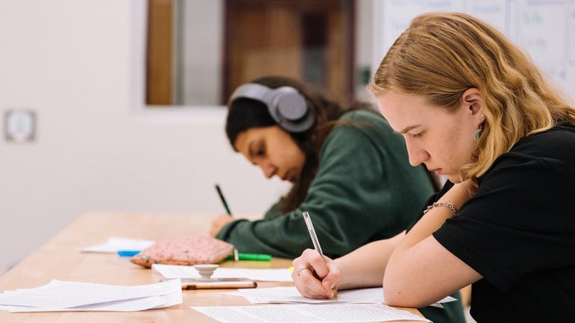 Imagem de Governo recomenda testes regulares no ensino superior