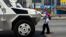 Imagem de `Senhora Liberdade` baleada em manifestação na Venezuela