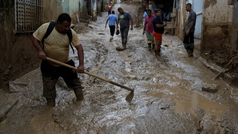 Sobe para 57 o número de mortos nas fortes chuvas no Brasil