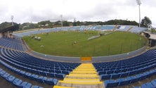 Imagem de Relvados de São Miguel sem condições para treinar, diz treinador do Santa Clara (Vídeo)