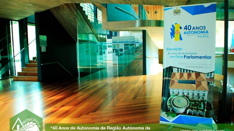 Imagem de 40 Anos de Autonomia numa exposição em Santana