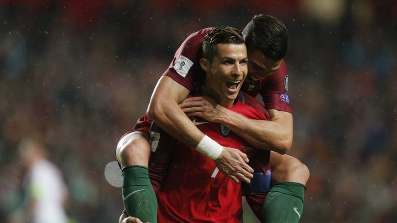 Imagem de Ronaldo com nova oportunidade para igualar três golos de Eusébio em finais