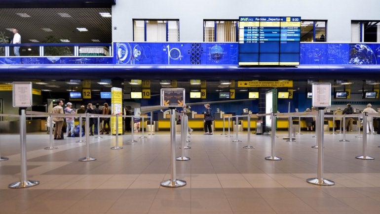 Imagem de Todos os passageiros do exterior sujeitos a quarentena obrigatória