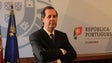 Imagem de Governo admite regressar ao lay-off