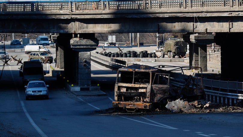 Imagem de Ataques russos intensificam-se em Mariupol e Kiev, sem acordo à vista
