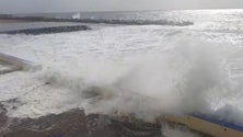 Imagem de Mar agitado na Calheta (vídeo)