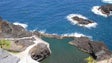 Imagem de SANAS resgata dois estrangeiros do mar do Seixal
