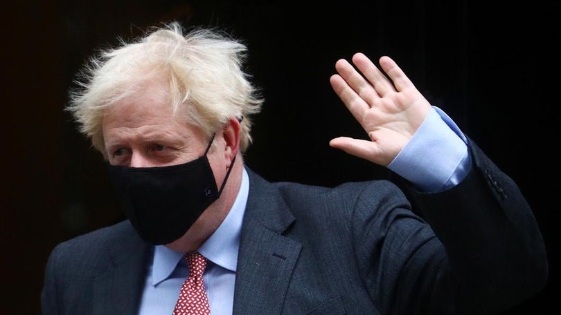 Boris Johnson pede cautela na véspera de levantamento de restrições
