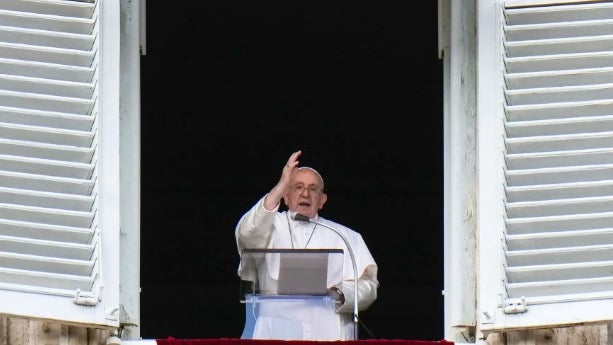 Imagem de Papa Francisco apela à paz no Médio Oriente