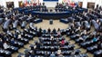 Parlamento Europeu cumpre minuto de silêncio em memória das vítimas do acidente da Madeira