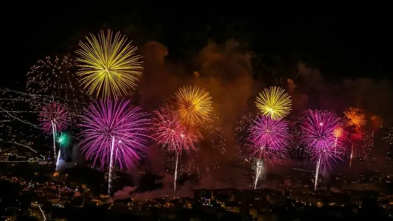 Imagem de Concurso público para espetáculo pirotécnico do fim de ano terá valor base de 1 milhão e 100 mil euros