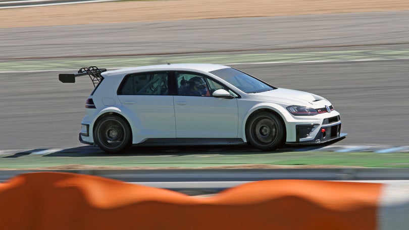 Imagem de Team Novadriver cumpriu primeiro teste ao VW Golf TCR no Autódromo do Estoril